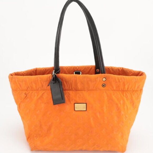 Louis Vuitton Scuba MM Tote in Monogram Neoprene and Leather - Picture 3 of 10